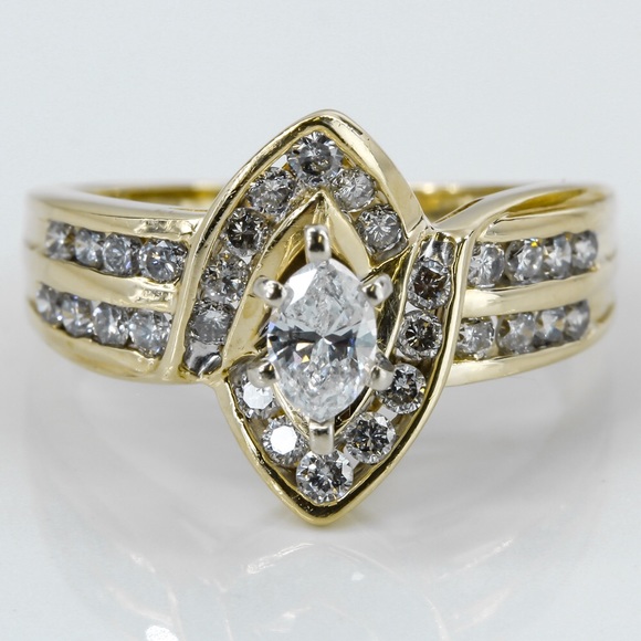 Jewelry - 14k Gold Diamond Ring